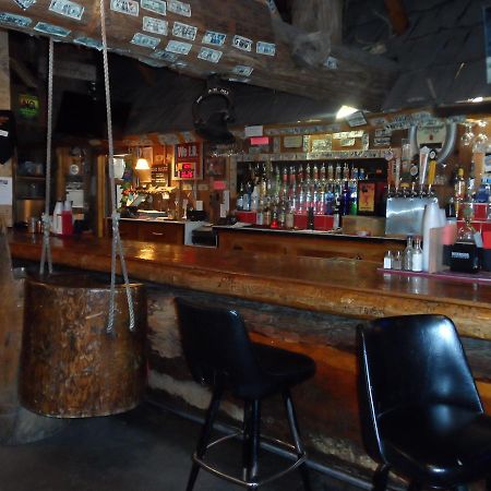 Мотель The Jack Saloon Lolo Екстер'єр фото