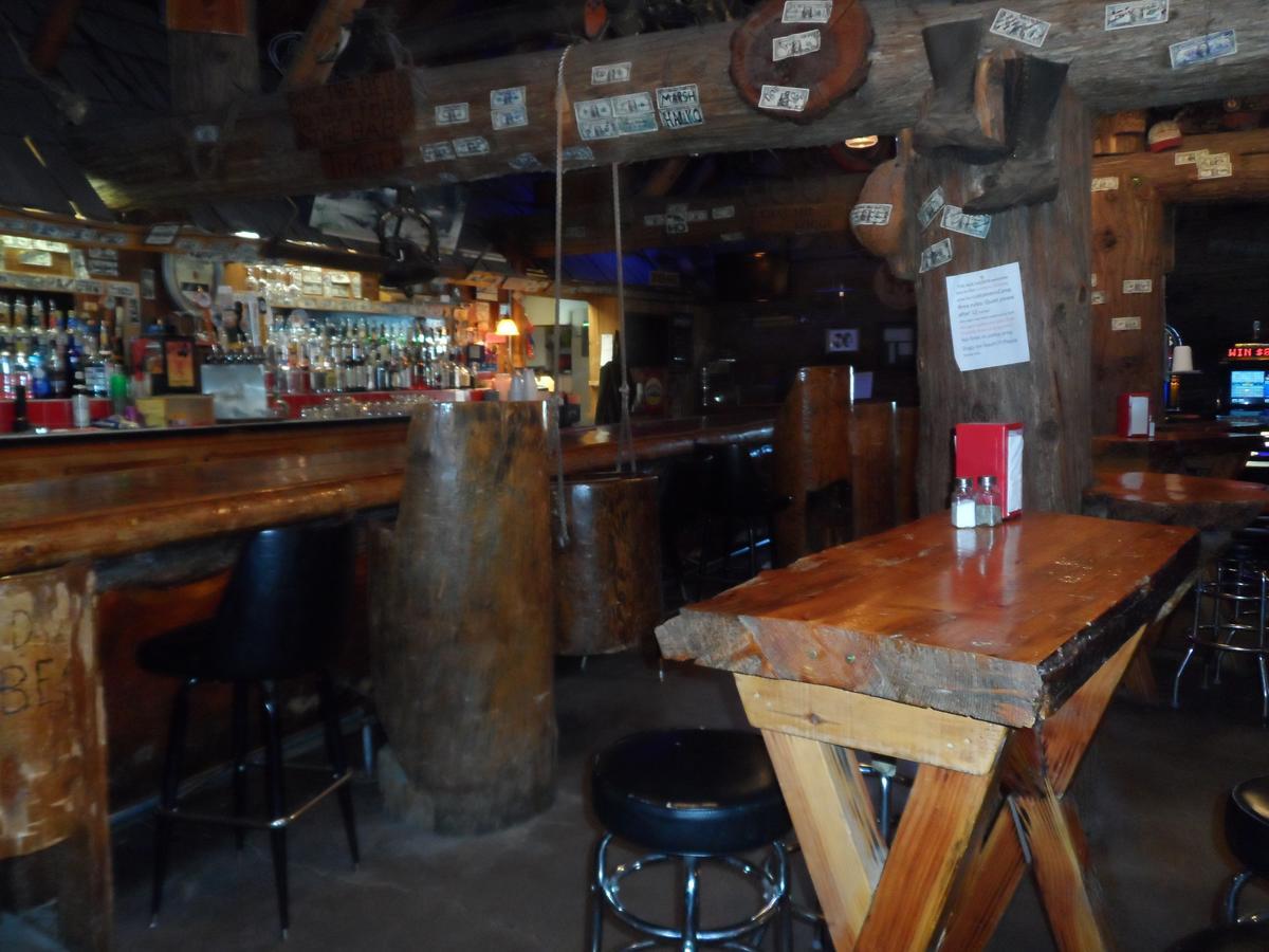Мотель The Jack Saloon Lolo Екстер'єр фото